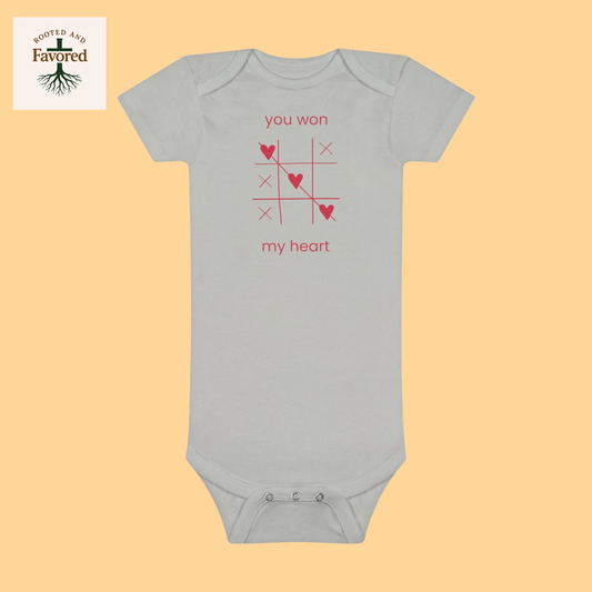 Adorable Baby Onesie with Heart Design, Perfect for Baby Showers, Valentine's Day Gift, Cute Infant Outfit, Baby Apparel, Toddler Clothes