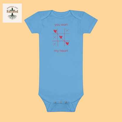 Adorable Baby Onesie with Heart Design, Perfect for Baby Showers, Valentine's Day Gift, Cute Infant Outfit, Baby Apparel, Toddler Clothes